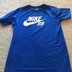 NIKE sb workout shirt size youth XL